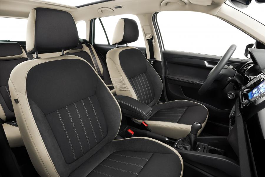 Интерьер Skoda Fabia Combi (NJ) 2018 года  (WW) (фото 4 из 40)